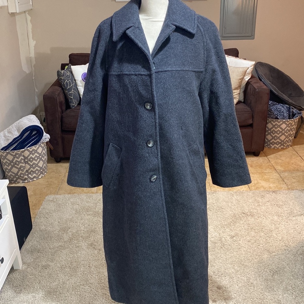 Gorgeous vintage Pendleton 100% lambs wool coat